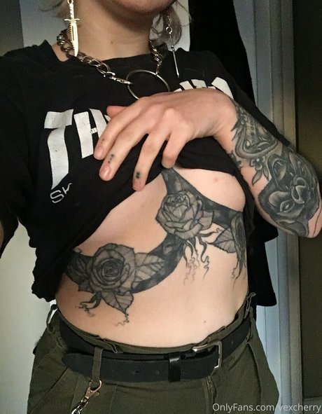 mommy onlyfans pretty pics