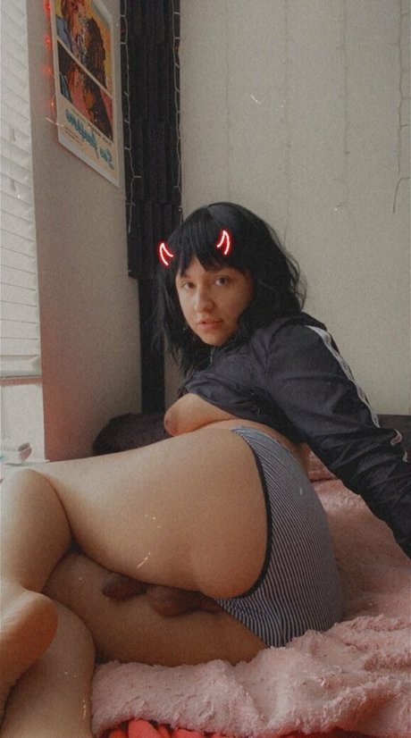 roxannerom star erotic pic