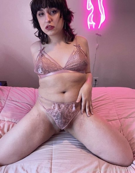 roxannerom pornstar beautiful picture