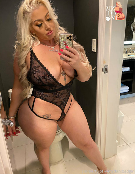 mzdanibadgirl model exclusive img