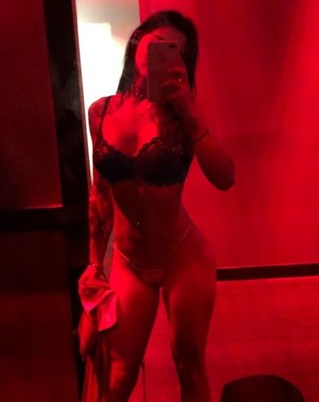 Kiana Marquez sexy star image