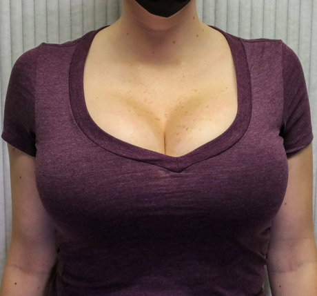 danidoreen pretty model pics