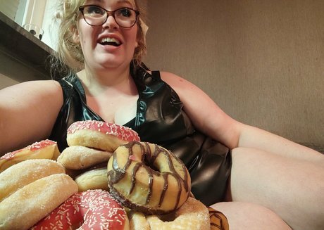 swedishbutterball pornographic star img