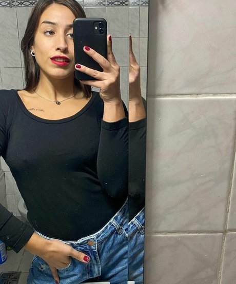 Caterina Benedetti model art galleries