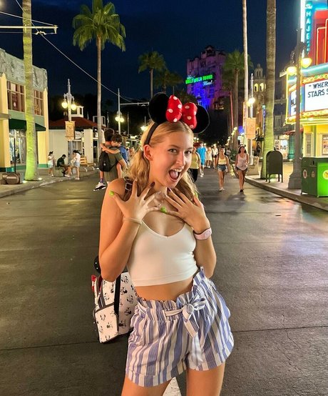 Whosb3th beautiful model images