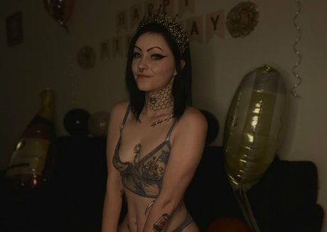 Friednoods erotic pornstar photo