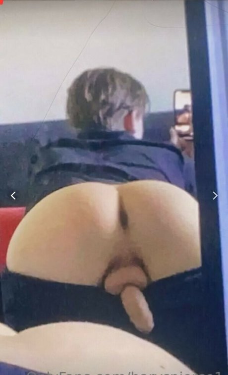 Harvspierce naked actress photo