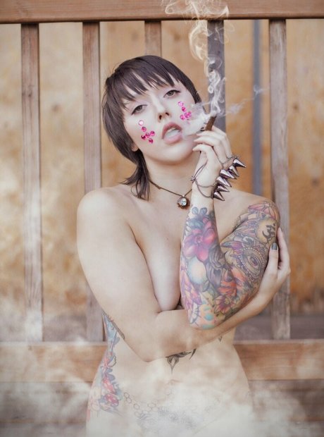 godsavecarolynjean hot model picture