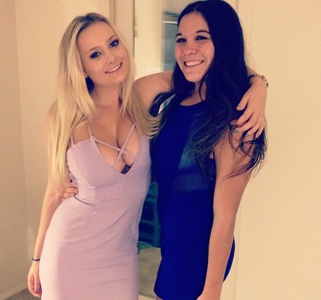 itssbriibitchh perfect model photos