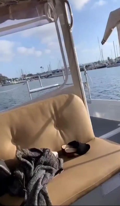 itssbriibitchh pornstar nude pic