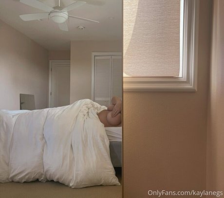 Kayla Negrino star hd images