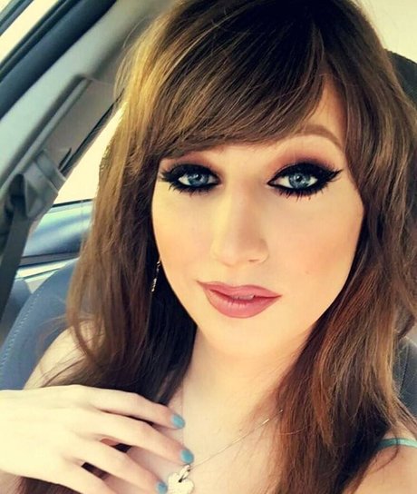 Kendra Brooks star sexy pictures