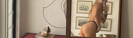 boukjegerdes free actress photos