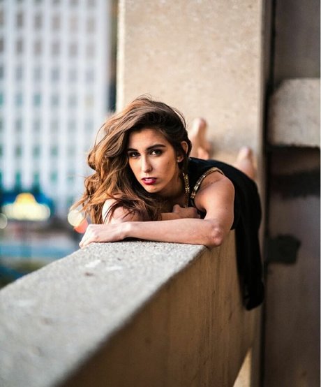 Amanda Thompson nude actress galleries