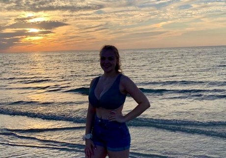 Emily Littles nice actress pic