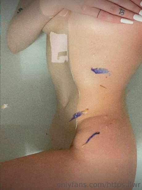 flwrshop star nude images