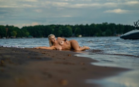 Kristin Taylor porn model photos