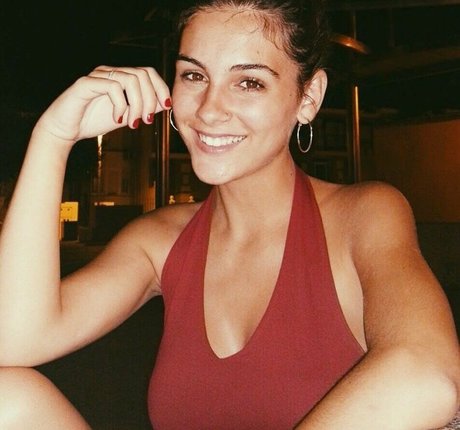 brunette teen onlyfans free naked img