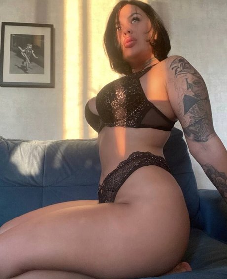 Marina Burnashova free model images