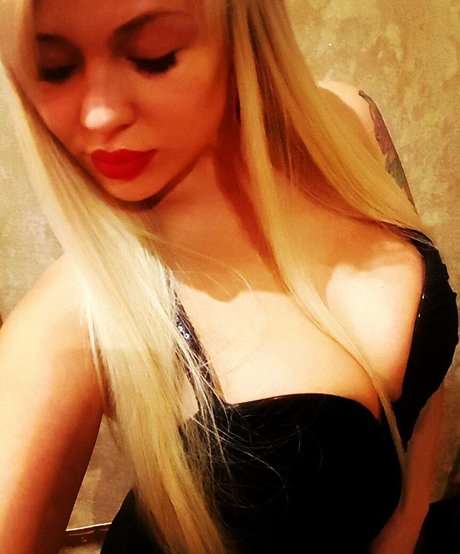 Marina Burnashova model adult img