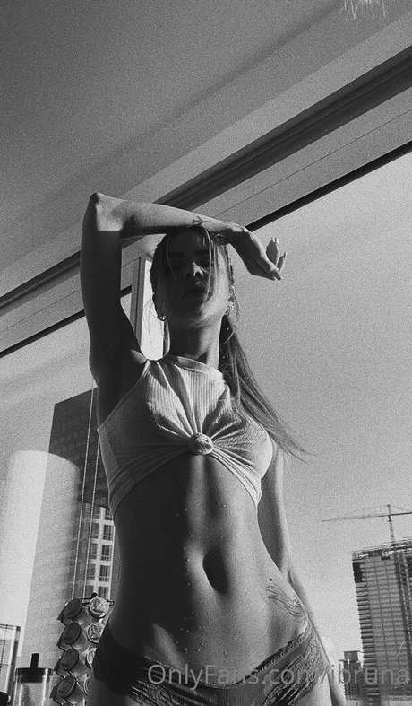 ibruna pornstar photo