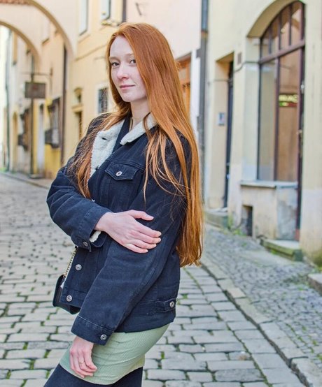 Daniella Bielikova pretty model pictures