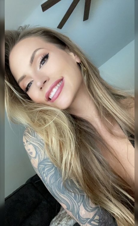 Lou Taylor high quality pornstar archive