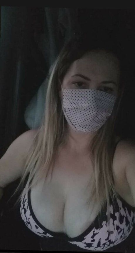 Aline Fuchter Ouriques adult model images