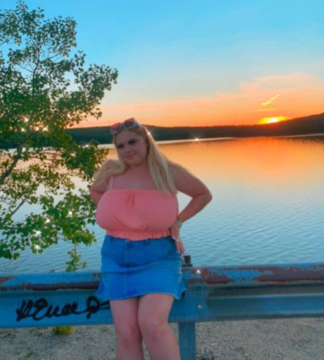 Amberly pretty model galleries