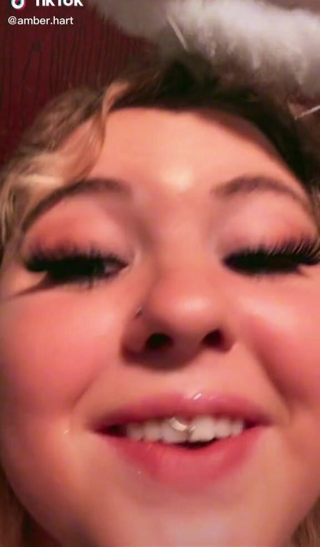 Amberly art star photos