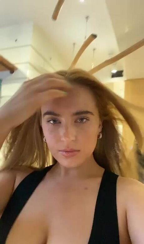 Laura Svensson sexy star photo