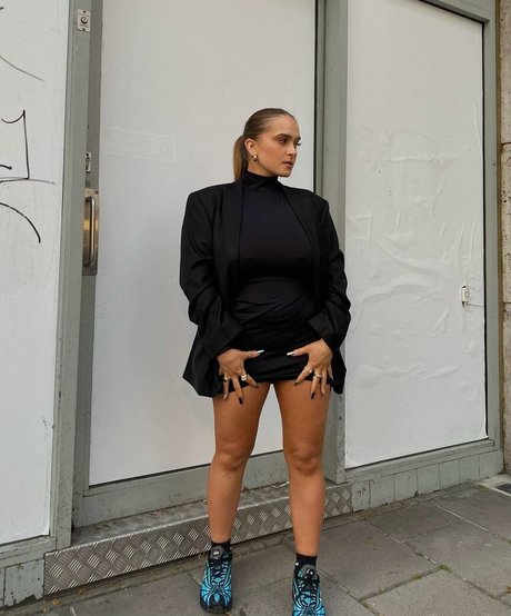 Laura Svensson pornstar pretty gallery