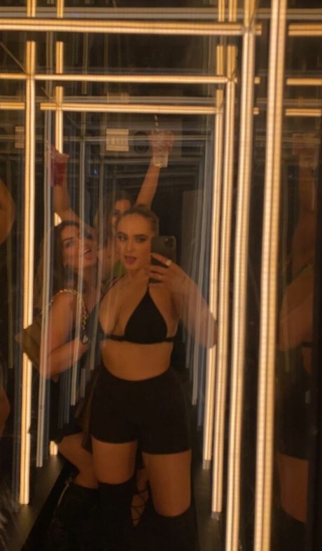 Laura Svensson sexy model pictures