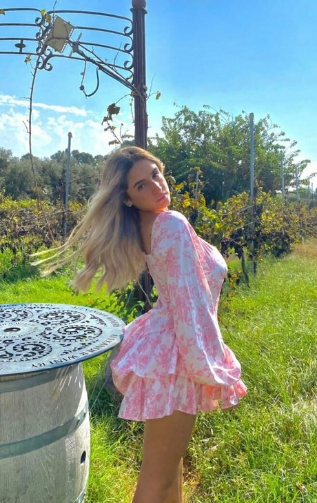 Noa Perets star naked images