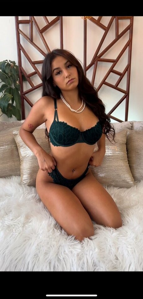 Samantha Frank model hd images