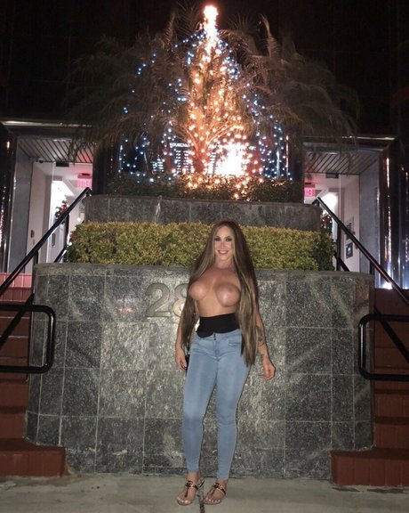 Lauren Lopez erotic pornstar img