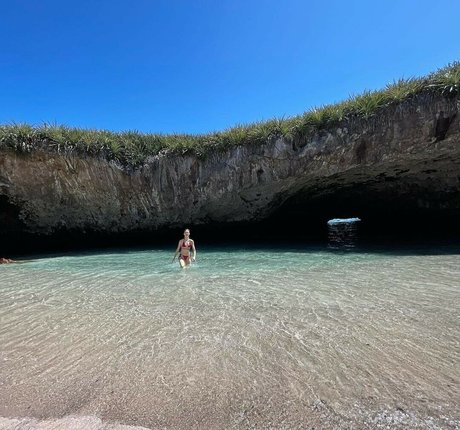 female popular onlyfans hot sex images