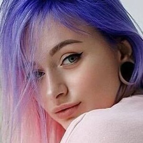 Leah Larsh model best galleries