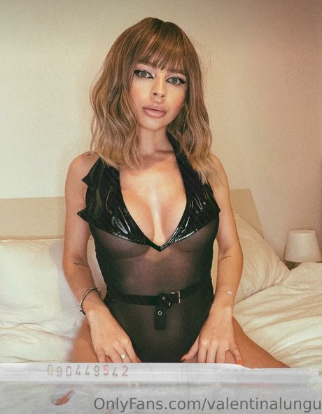 Valentina Lungu star sexy pic