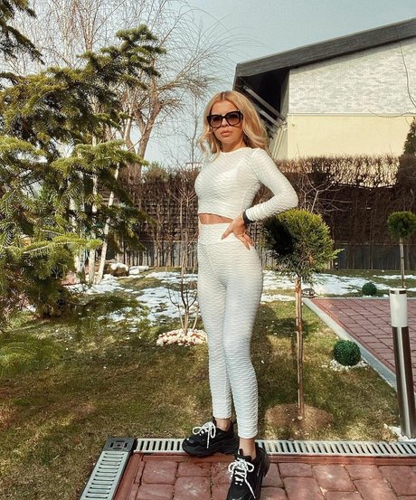 Valentina Lungu art star images