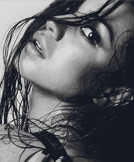 Summer Bishil pretty star images