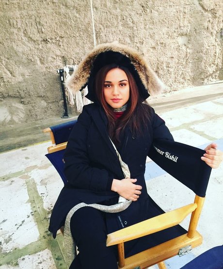 Summer Bishil top actress pictures