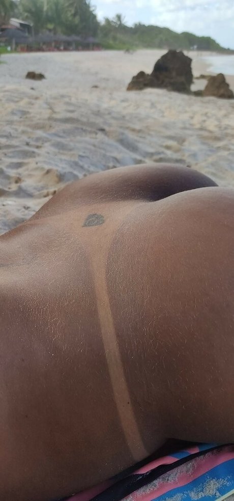 KsalGynMenage model nudes pic