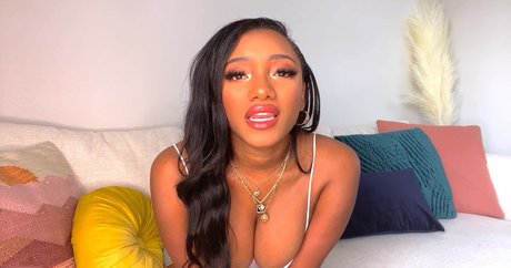 Mistress India pretty model img