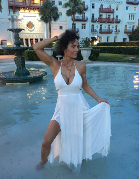 atomicmilf3 hd actress picture