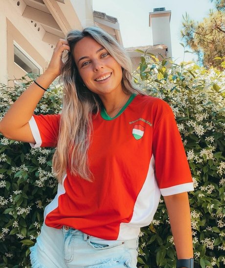 Liv iathan model pretty pic