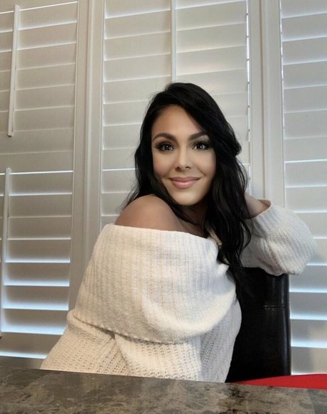 big tits blonde onlyfans erotic pic