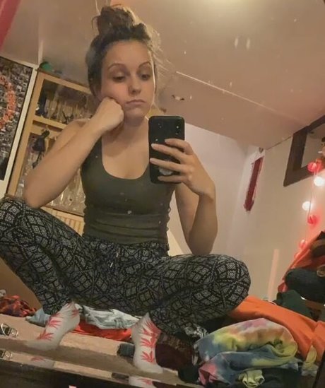 silencedhippie model top image