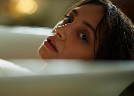 Olivia Linz pretty pornstar pics