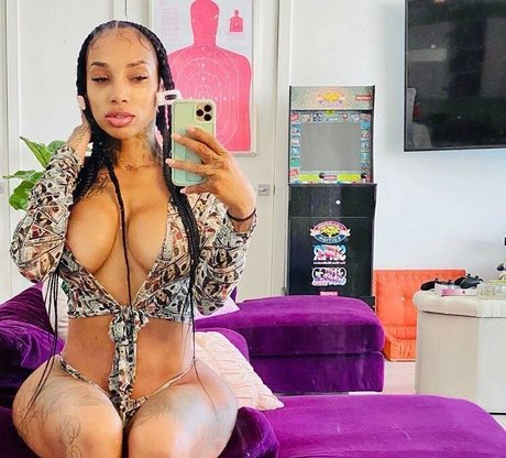 naked onlyfans pornographic pictures